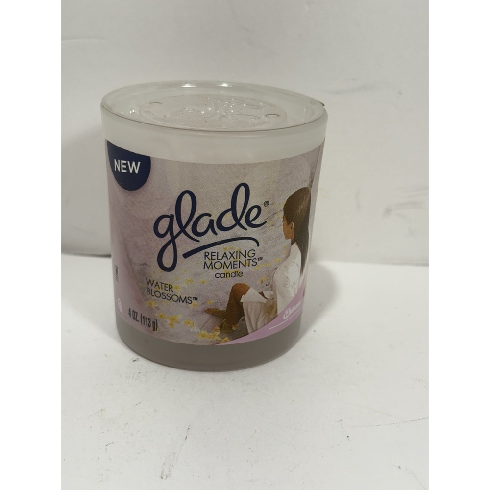 Glade 4 Oz Limited Edition Relaxing Moments Water Blossoms  Scented Candle‎ RARE